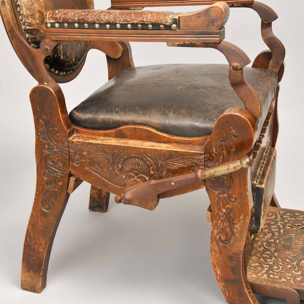 四脚半寝理容椅子