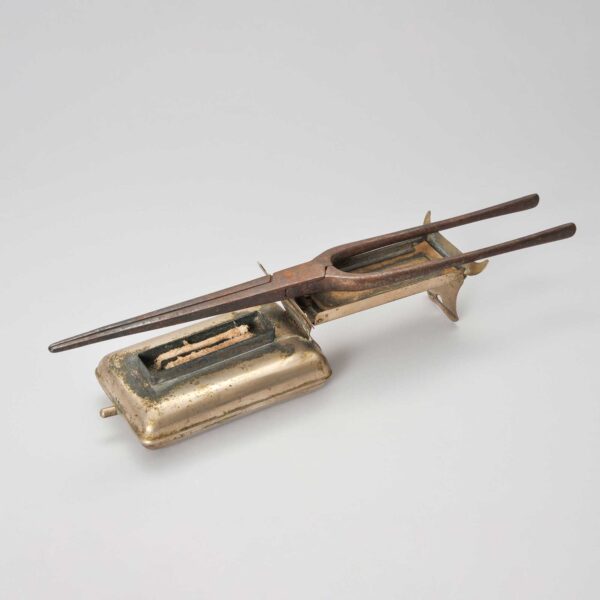 携帯用アイロン加熱器（アルコール）