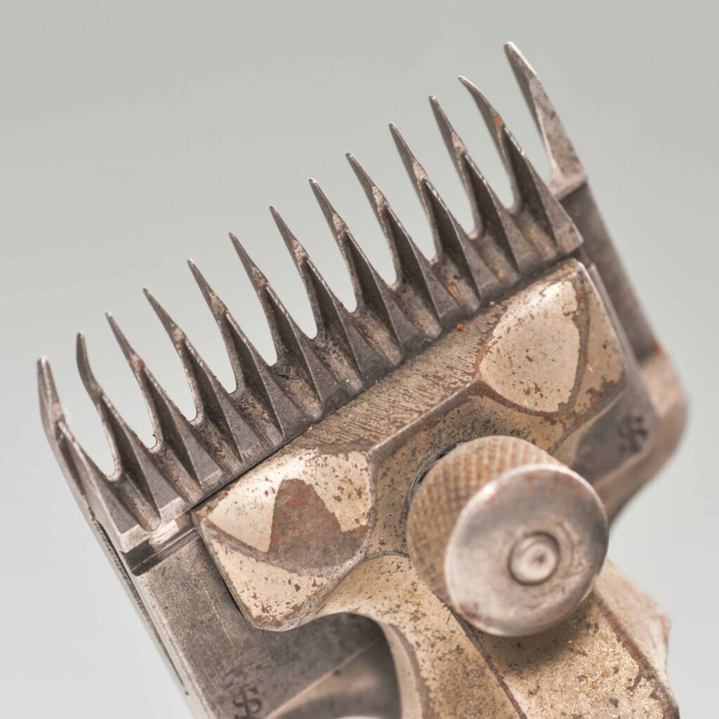 手バリカン外バネ