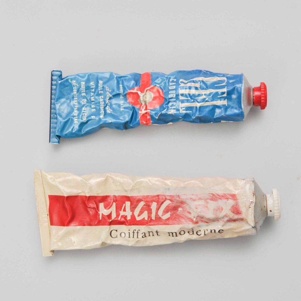 ジャン・ユーゴ氏《仏人》使用の道具（ヘアクリーム）松村重貴智氏寄贈