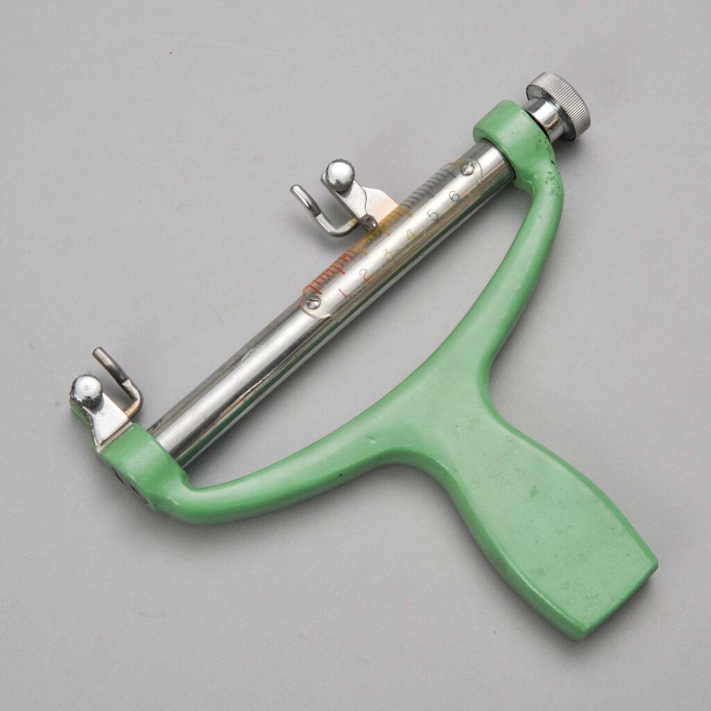 ハンド・ヘアテスター（毛髪測定器）昭和　松村重貴智氏（東京）寄贈