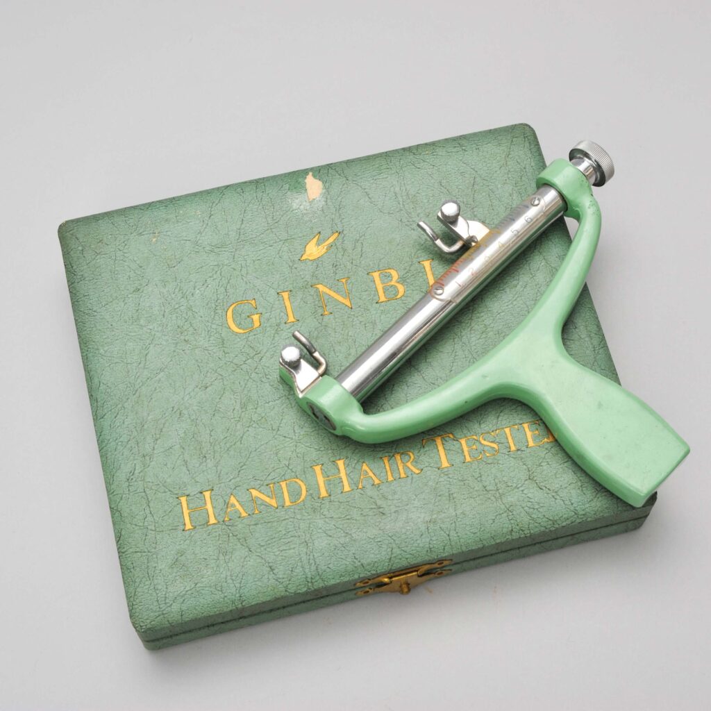ハンド・ヘアテスター（毛髪測定器）昭和　松村重貴智氏（東京）寄贈