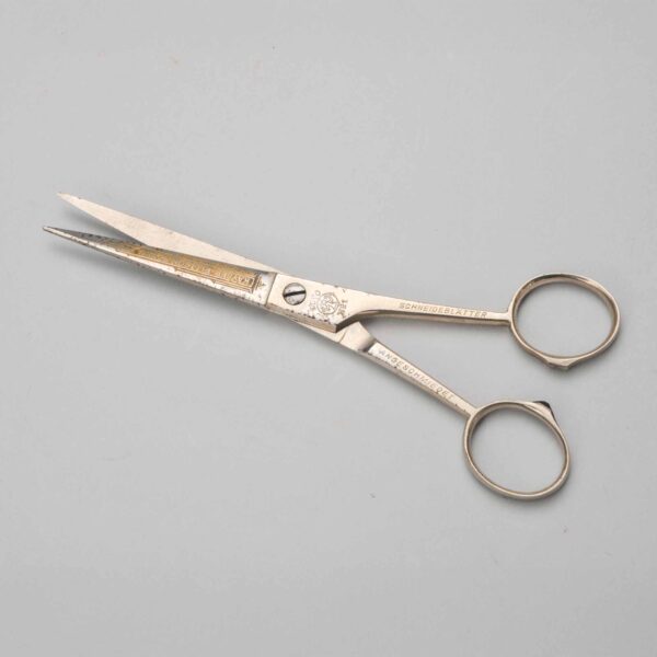 ジャン・ユーゴ氏《仏人》使用の道具（ミニシザース）松村重貴智氏寄贈