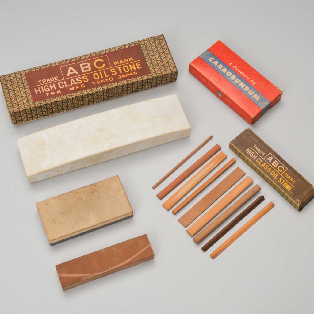 オイルストーン（昭和）松村重貴智氏（東京）寄贈