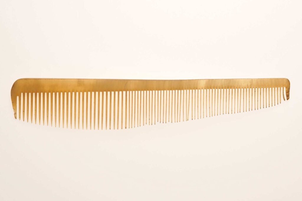 荘司型刈り櫛　南沢広治氏（東京）寄贈