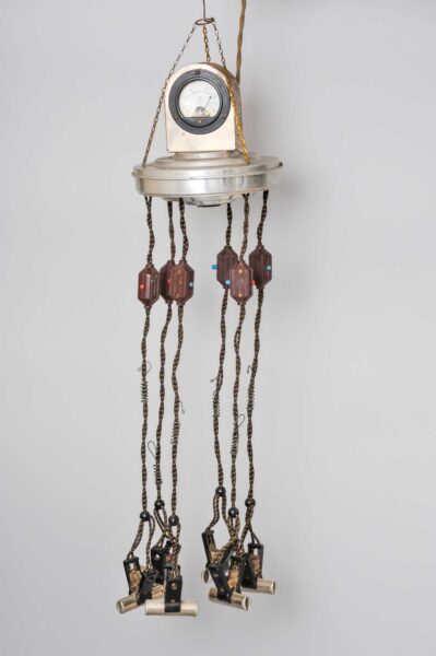 電髪器　昭和初期　杉村秀雄氏（千葉）寄贈