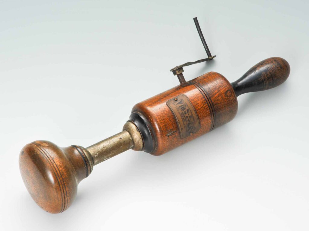 手動式バイブレーター　目時則道氏（東京）寄贈