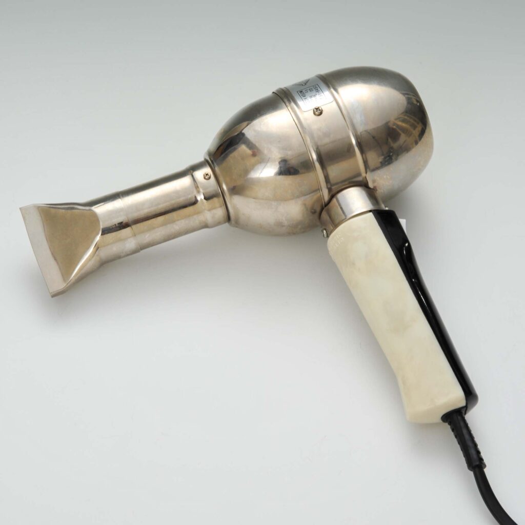 ドライヤー 田中知彦氏（東京）寄贈