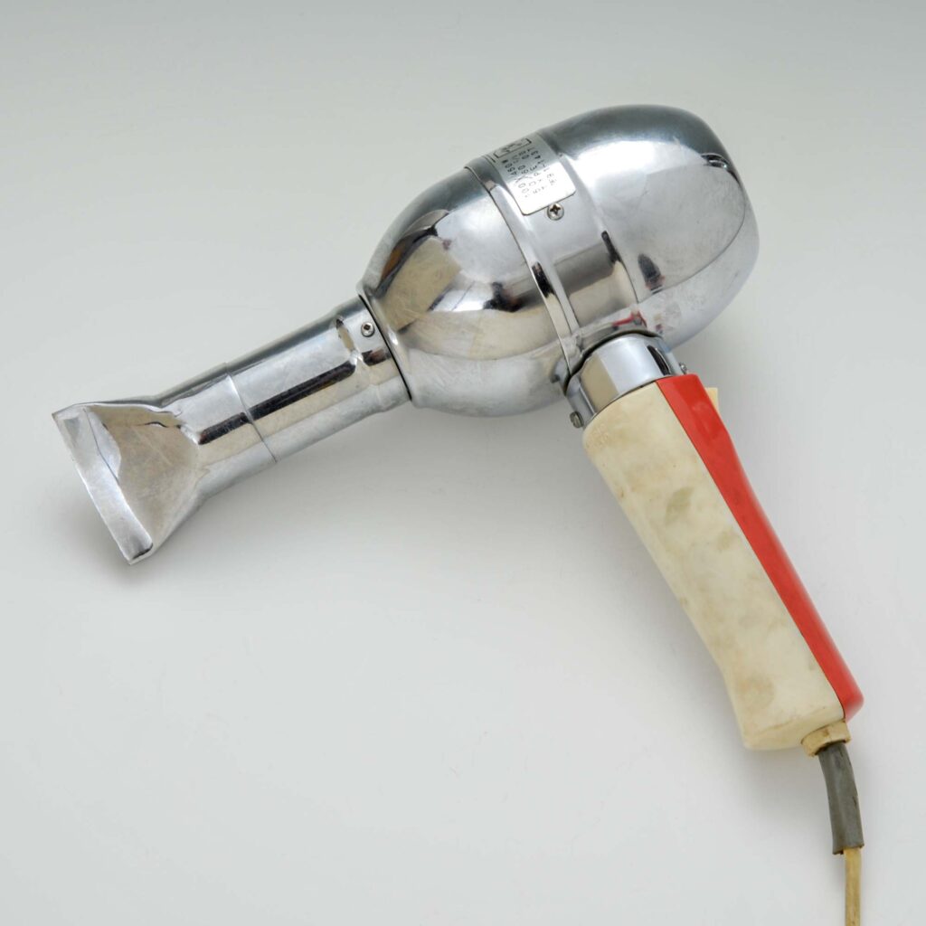 ドライヤー 田中知彦氏（東京）寄贈