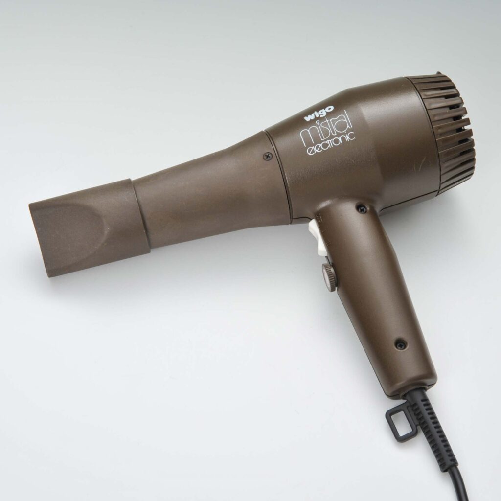 ドライヤー（ドイツ製）　昭和43年　河合靖臣氏（東京）寄贈