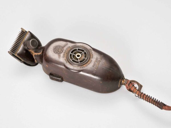 戸上式電気バリカン 昭和10年 牟田文夫氏（佐賀）寄贈