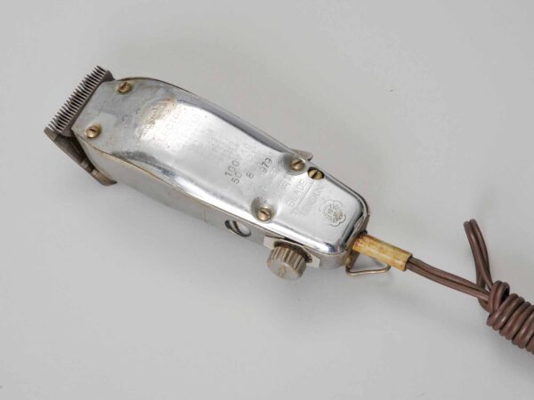 松岡製 電気バリカン 松村重貴智氏（東京）寄贈