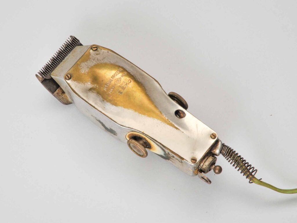 松岡製 電気バリカン 松村重貴智氏（東京）寄贈