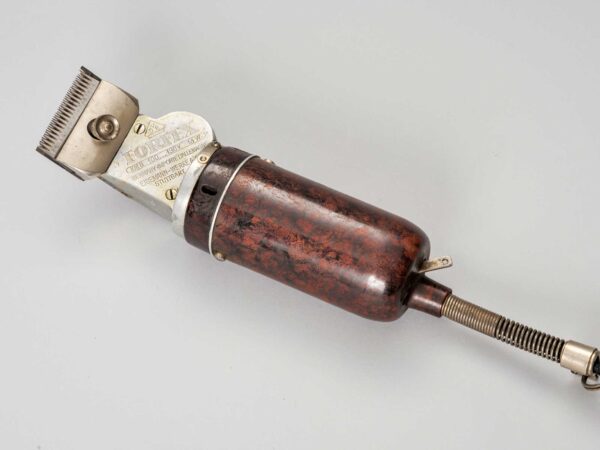 電気バリカン（ドイツ製） 松村重貴智氏（東京）寄贈