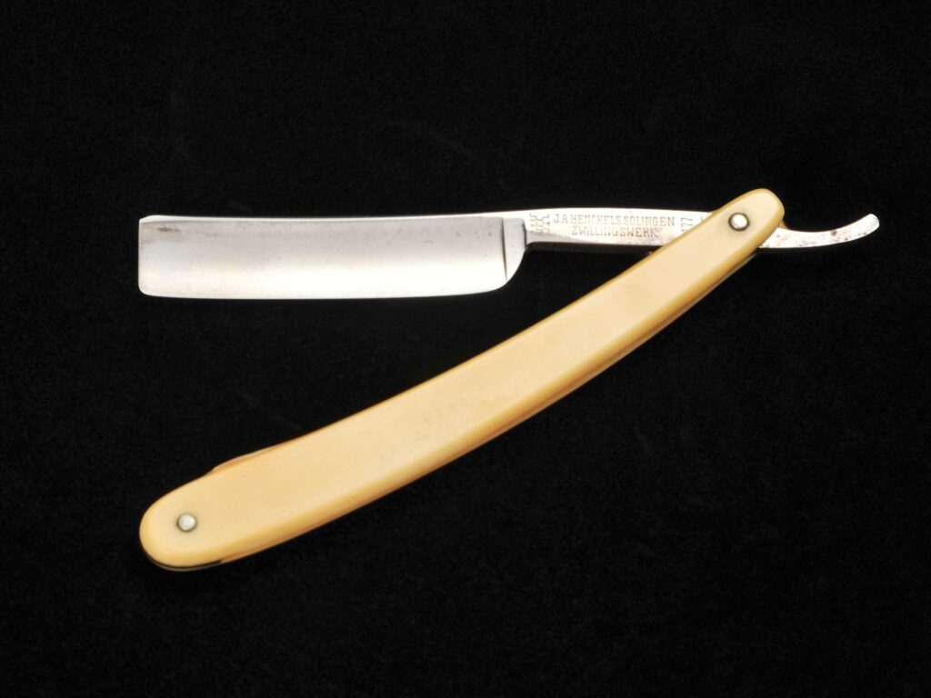 レーザー（理容用剃刀／昭和天皇 御調髪用道具）