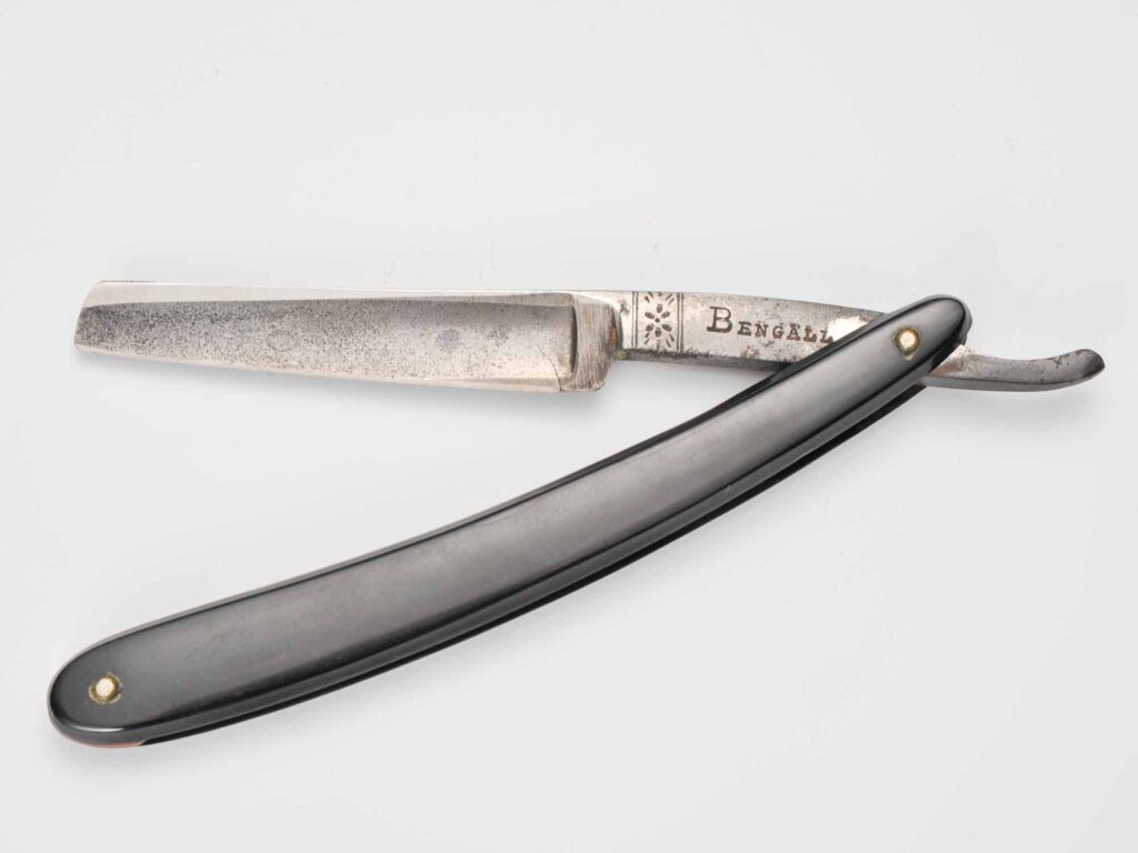 ベンガル（イギリス製レーザー） 大塚安夫氏（埼玉）寄贈