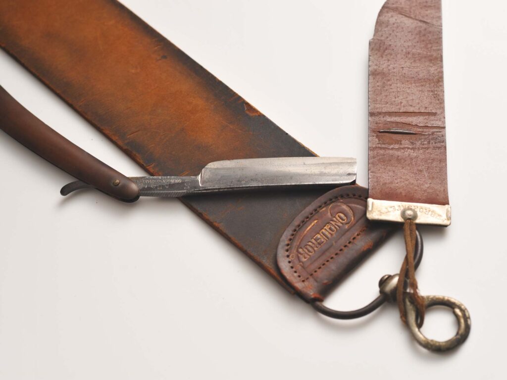 東研ストロップ　昭和　松村重貴智氏（東京）寄贈