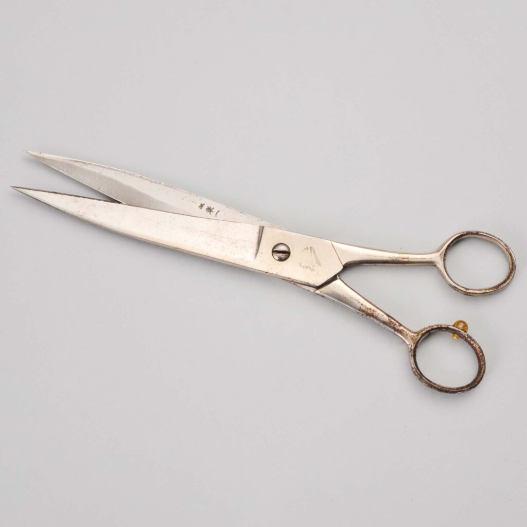 荘司型 大型調髪鋏　昭和　南沢広治氏（寄贈）