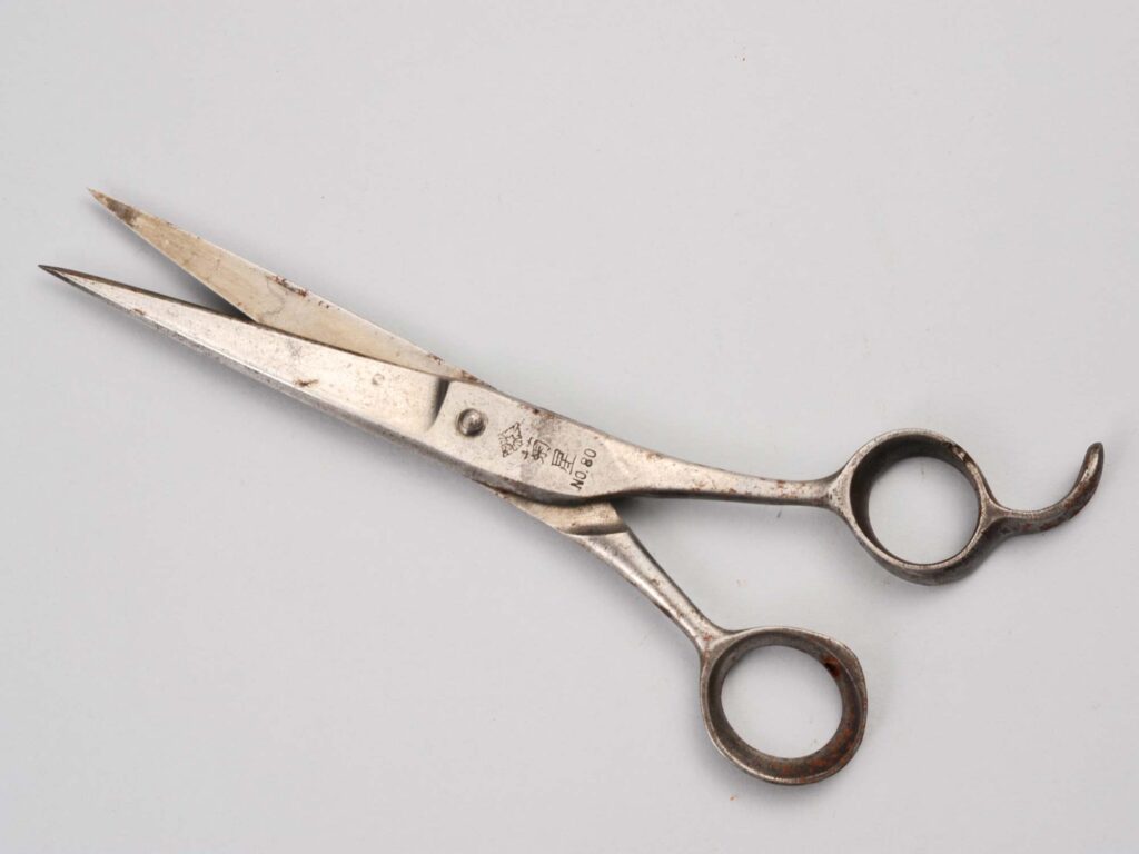 カット鋏 日本理容七和会寄贈