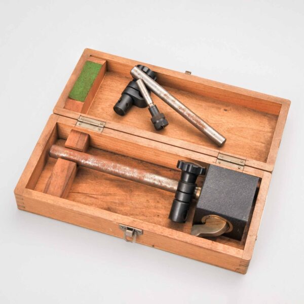 鋏調整器具　松村重吉氏（東京）寄贈